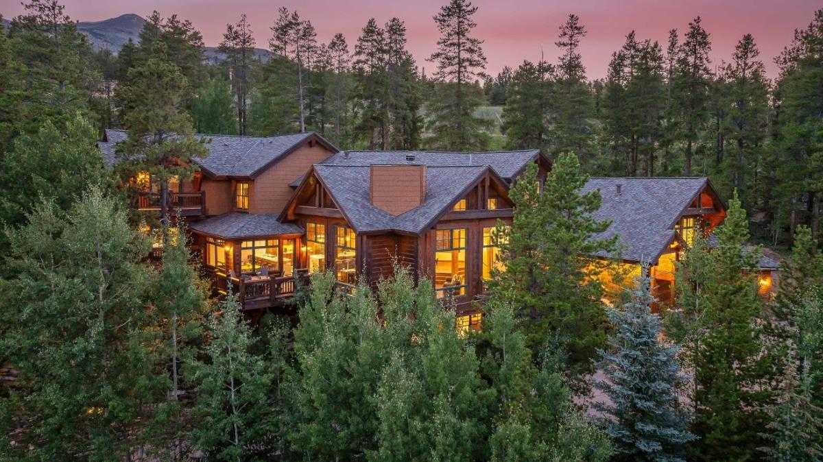 Majestic Mountain Lodge