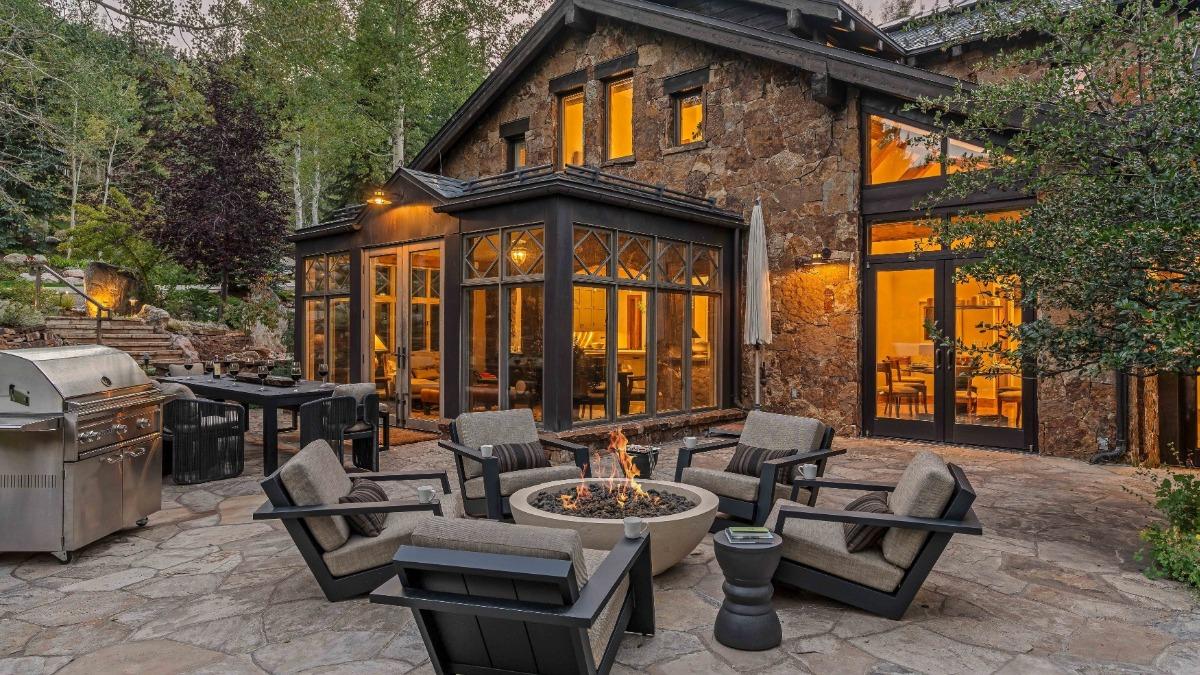 Wayfarer Lodge Exterior