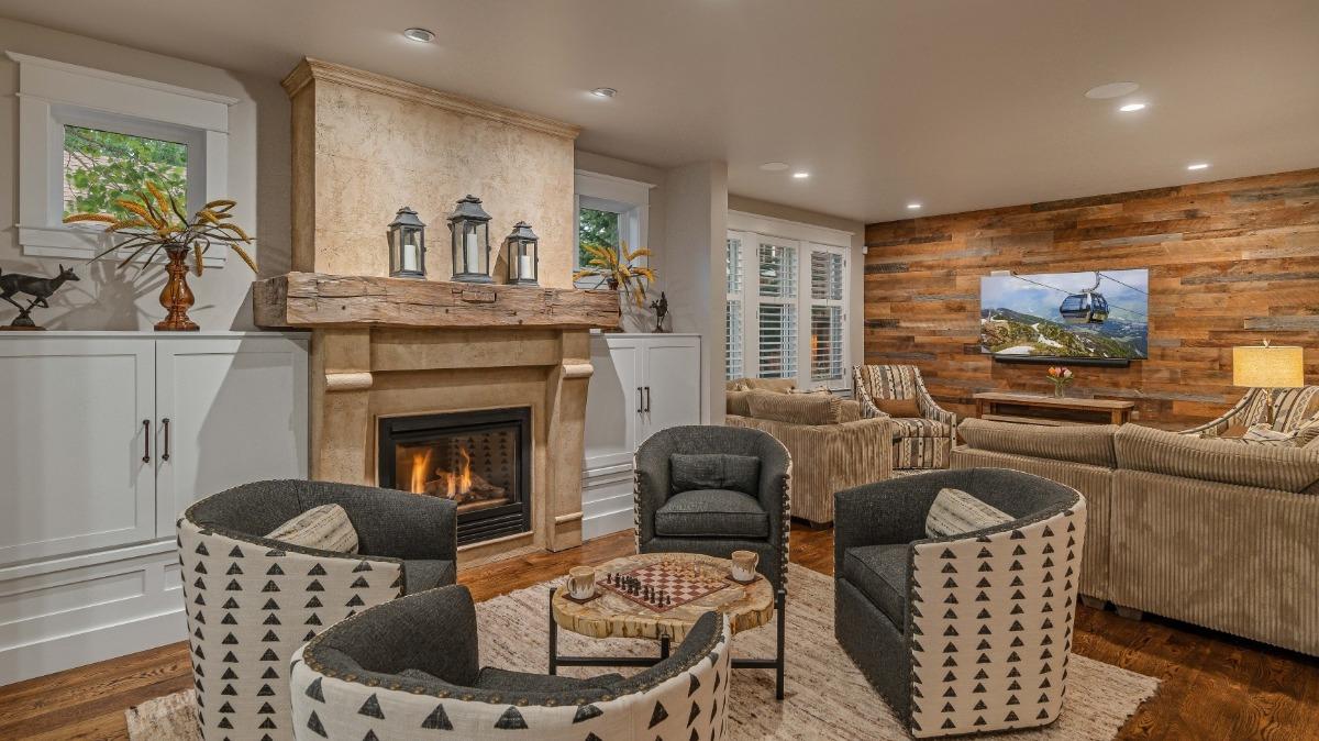 Lansdowne Chateau Great Room